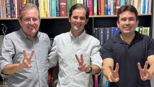 João Bosco(centro) Fábio Tyrone(direita) e Helder Carvalho(esquerda). Fonte: assessoria